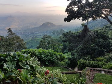 inspekční cesta do Malawi - výhled Zomba Plateau